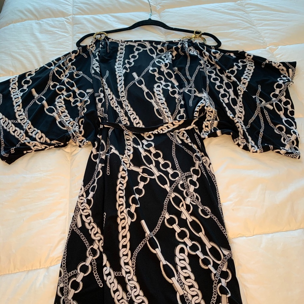 Dress - Picture 7 of 10
